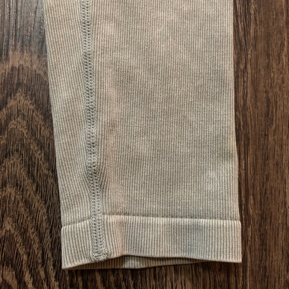 H&M Sage Green Ribbed Seamless Leggings - Picture 9 of 15